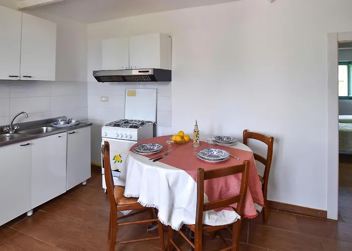 1 Bedroom Cozy In Apartman Longobardi